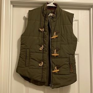 WOMEN'S QUILTED TOGGLE PUFFER VEST